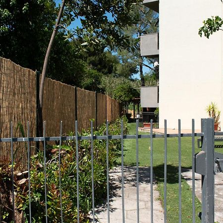La Casetta Bamboo " 50 Mt Dal Mare" Incluso Ombrellone E 2 Lettini Nello Stabilimento Марчелли Экстерьер фото